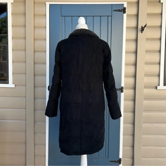 L.L.Bean women's black goose down quilted coat with a faux fur collar Size M - Picture 3 of 9